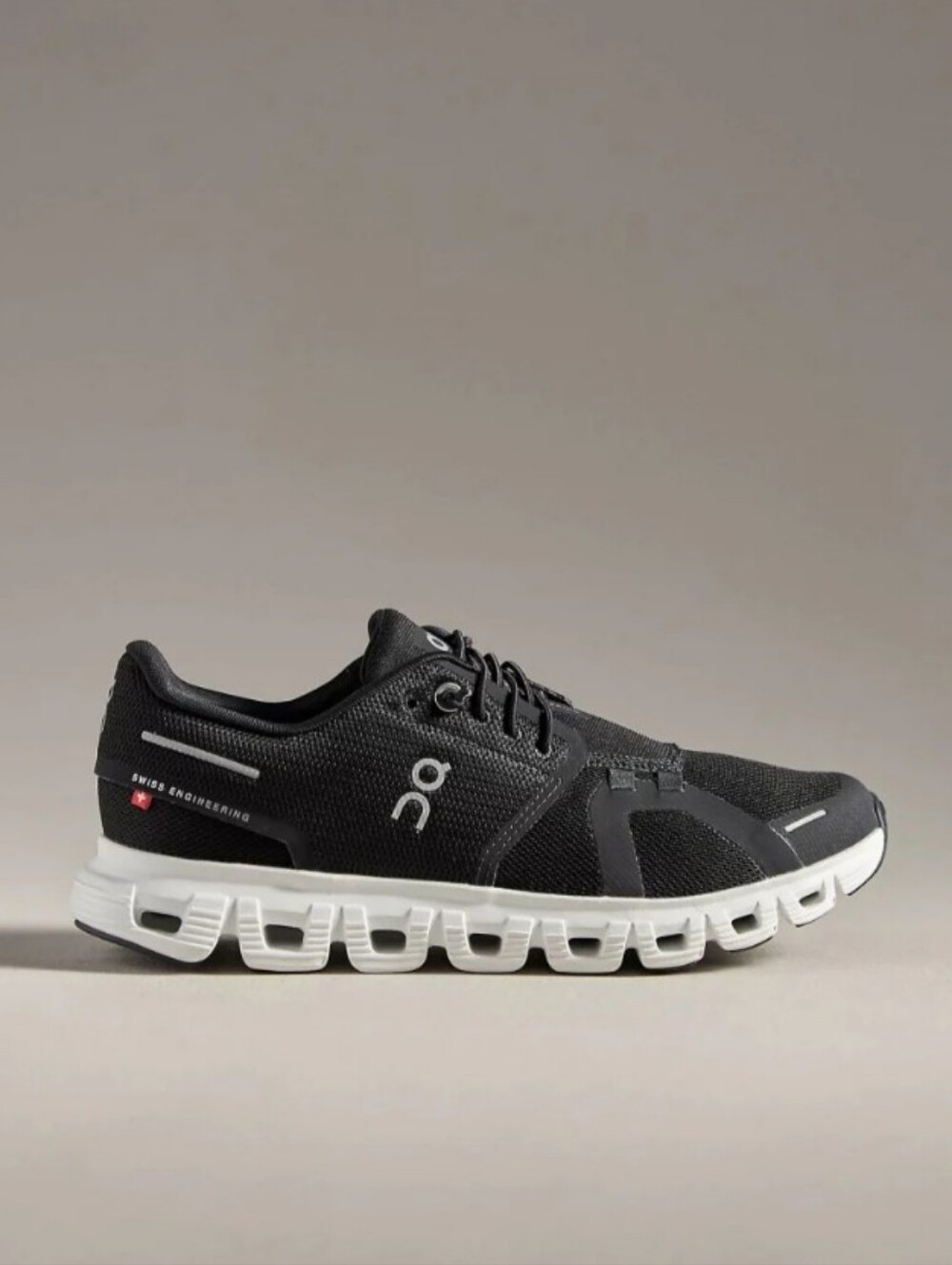 On Cloud 6 Black/White Women's Running Shoes 9 NWT - Picture 3 of 5